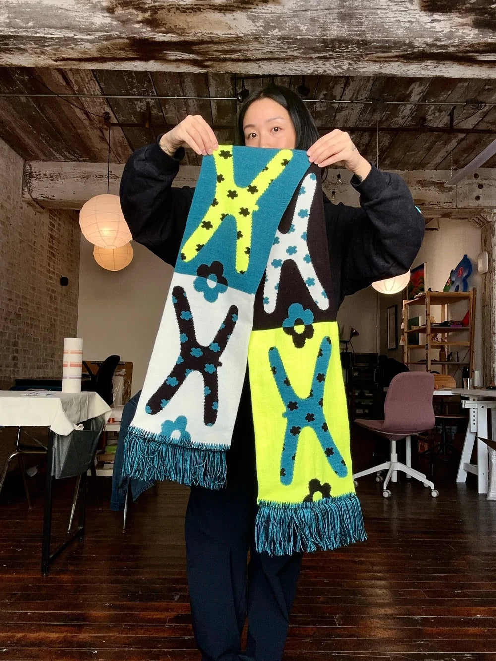 Jocelyn Tsaih: Hugs All Around Scarf