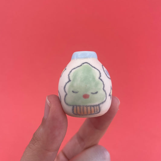 Makenna Kwik: Tiny Ceramic Vases