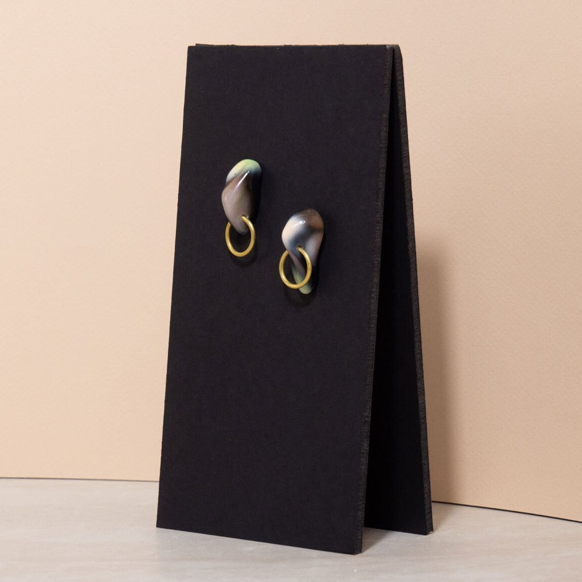 2x10: Earrings