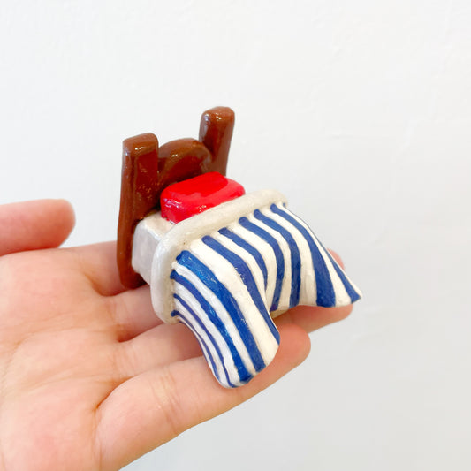 Mozzie's Studio: Mini Ceramic Furniture