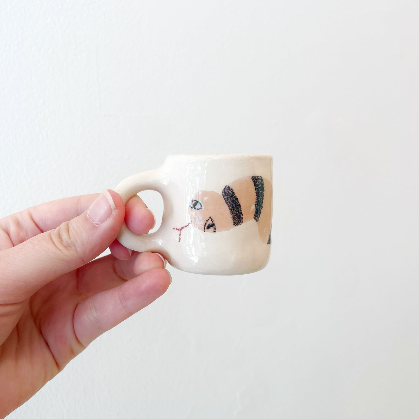 Manon Mangnez: Mini Mugs