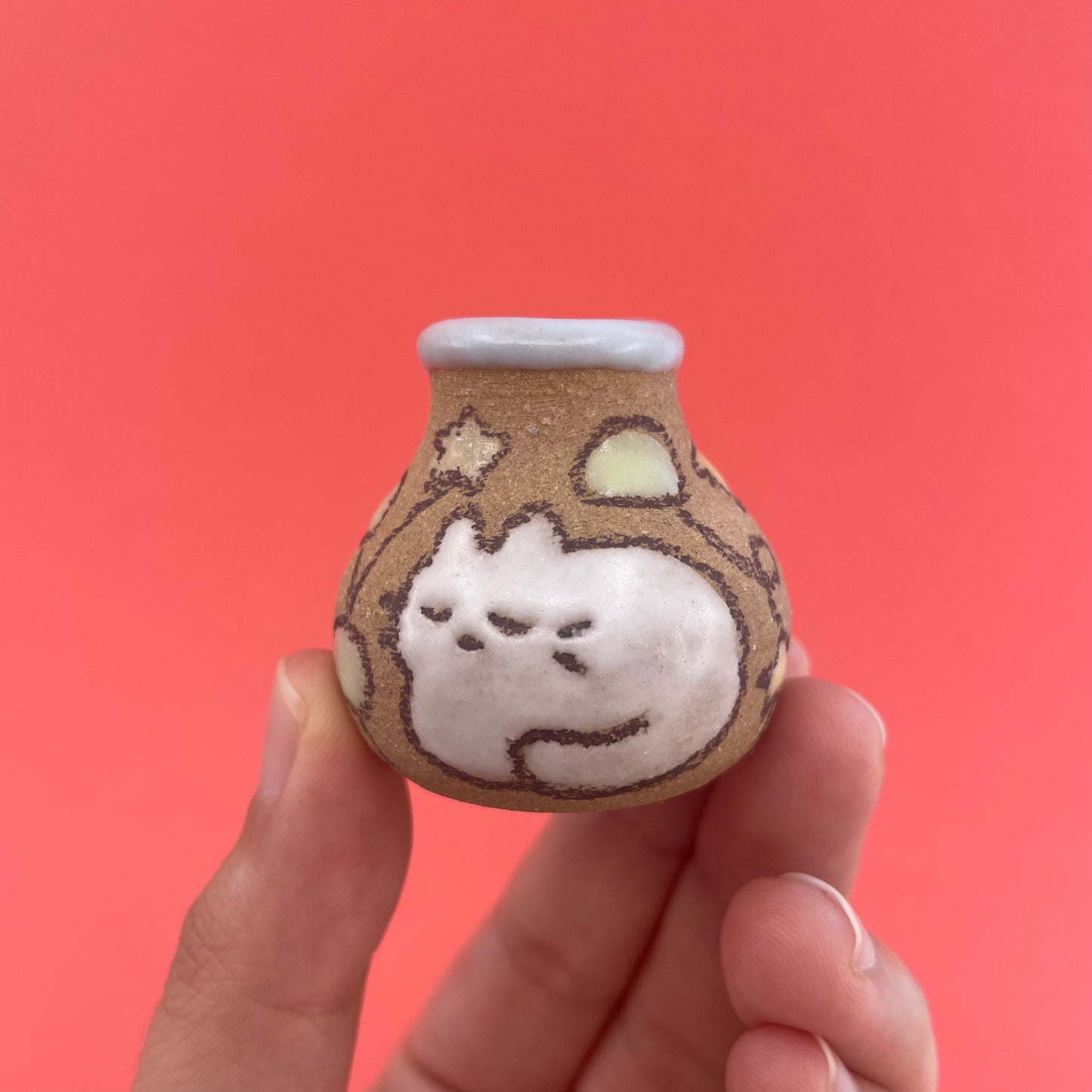 Makenna Kwik: Tiny Ceramic Vases